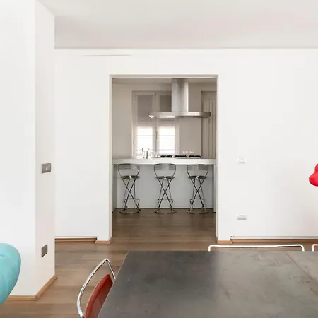 Appartement Design With Terrace, Modern And Stylish, 3 Bedrooms, 6 Guests Milaan