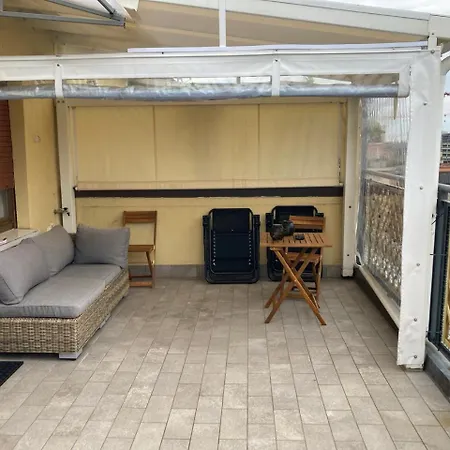 Monolocale Con Ampio Terrazzo Appartamento
