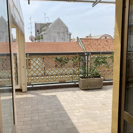 Appartamento Monolocale Con Ampio Terrazzo Milano