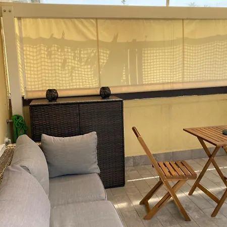Monolocale Con Ampio Terrazzo Milano