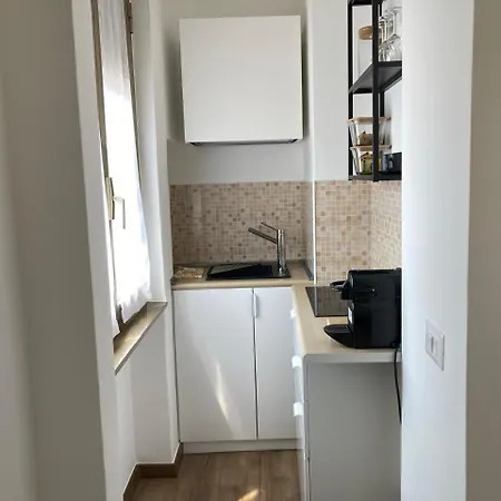 Monolocale Con Ampio Terrazzo Milano