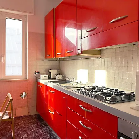 Red House - Beautiful - Metro M1 شقة