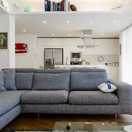 Charming 2 Bedroom Flat Fashion District 아파트 밀라노