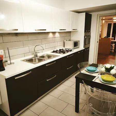 Elegant View Flat Adjacent Metro Apartment Milan