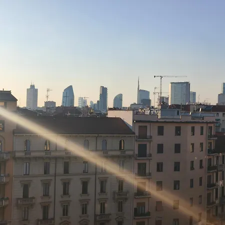 Apartment Elegant View Flat Adjacent Metro Milan