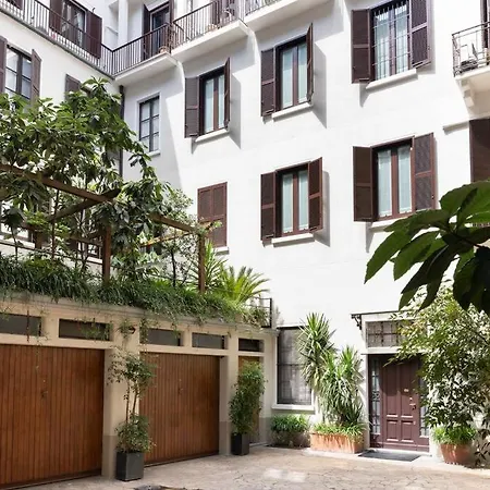 Apartment 3-bedroom Design House San Babila-tricolore-m4