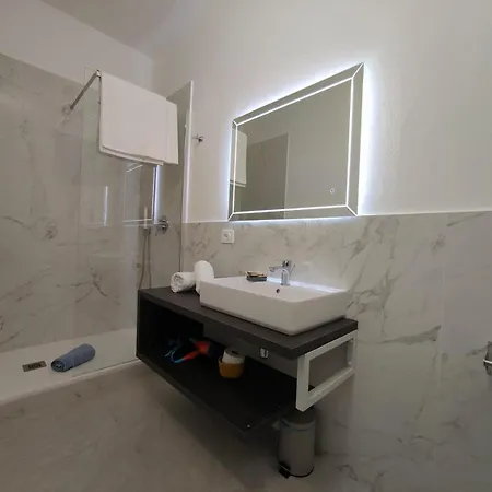 Urban 4*