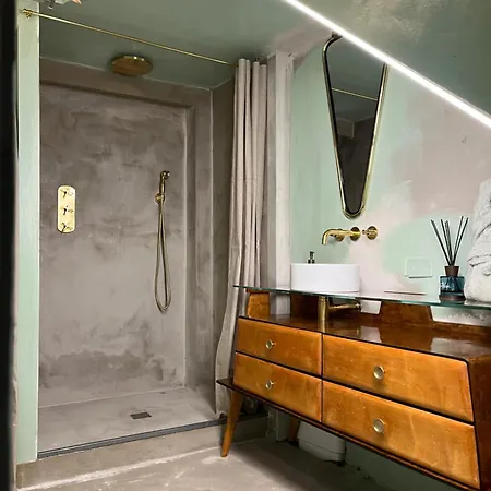 Charming And Design Attic Loft In Coolest Area Navigli Ticinese דירה מילאנו