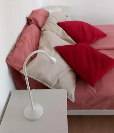 Penthouse Luce Near Metro-bus-tram