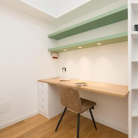 Apartment Isola-garibaldi Newly Renovated 1 Bedroom By Rentopolis *