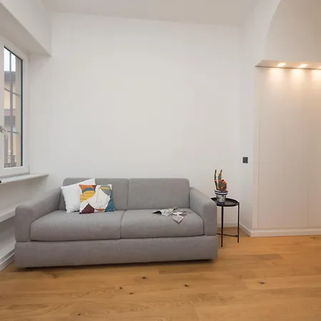 Apartment Isola-garibaldi Newly Renovated 1 Bedroom By Rentopolis *
