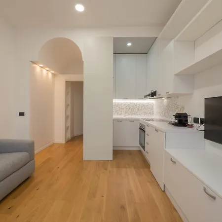 Apartment Isola-garibaldi Newly Renovated 1 Bedroom By Rentopolis