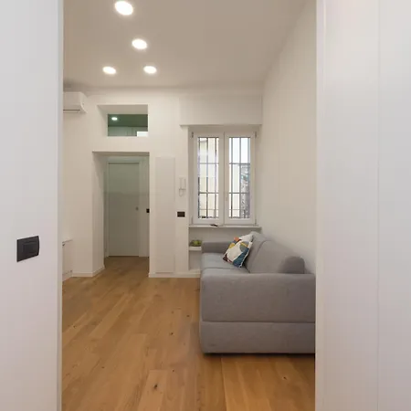 Isola-garibaldi Newly Renovated 1 Bedroom By Rentopolis Milan