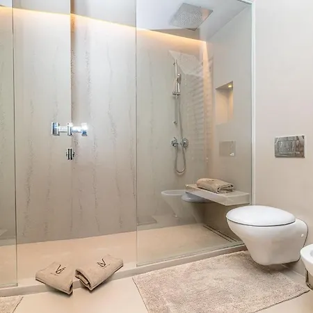 Exclusive In The Heart Of * Milaan