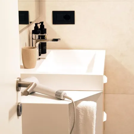 Comecasa Modern Terraced & Palestra Apartment Milan