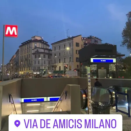 Apartment De Amicis Milan