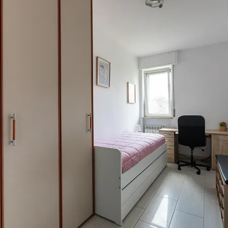 Bisceglie Mm Balcony King Apartment Milan