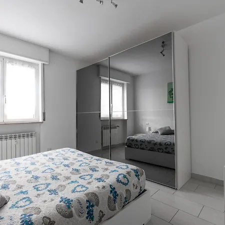 Bisceglie Mm Balcony King * Milan