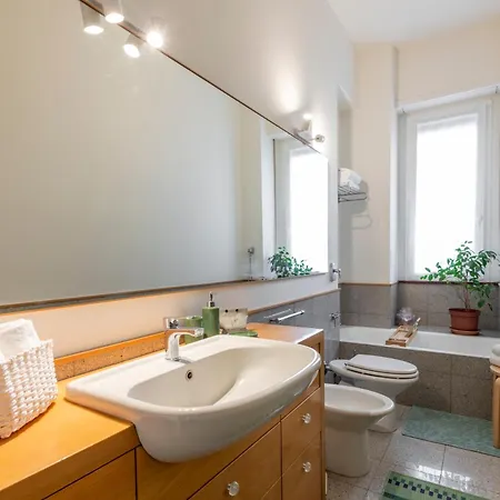 110mq Santa Sofia Apartment, In The Center Of Milan, 10 Min Walk From Duomo *