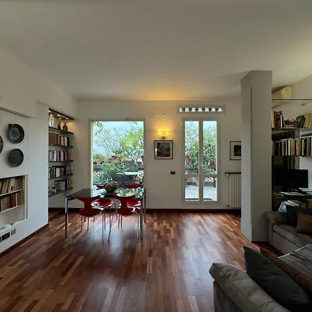 Апартаменты Penthouse With Duomo View *