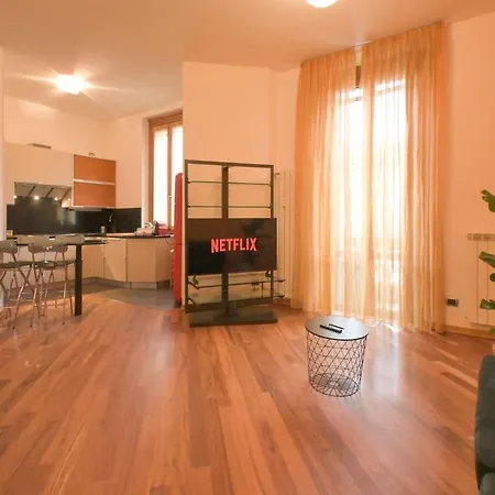 Comfortable And Strategic In The Center Of