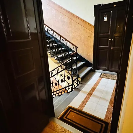 Διαμέρισμα Near Station , In The Heart Of Nolo, Cozy And Quiet, 3rd Floor Without A Lift