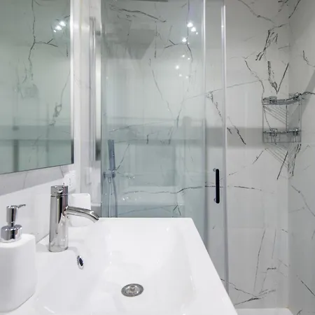 شقة Porta Romana Design