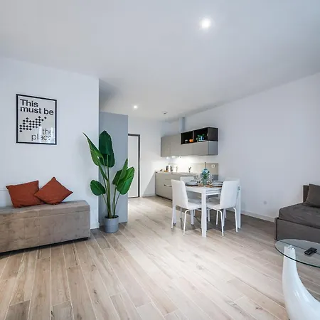 Urban Garden Flat In Modern Style Appartement *