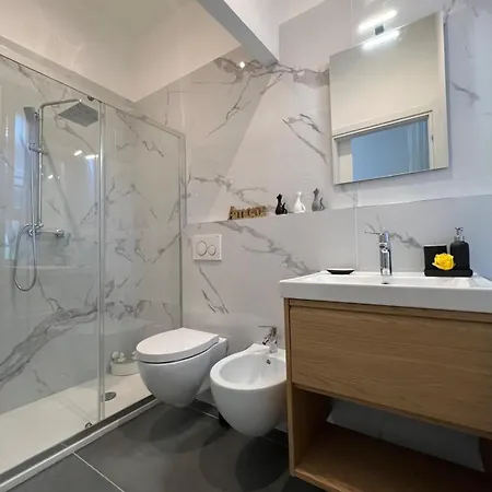 Apartment Carrara 23 Navigli Be Like! - Duomo Forum Bocconi Mailand