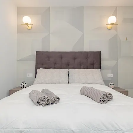 1co4 - Duomo - Luxurious And - Milan
