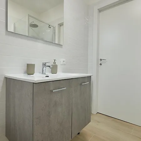 Apartament Flat Number 7 *