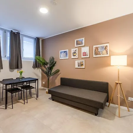 Apartament Authentic Private Flat 2 Min From Navigli *