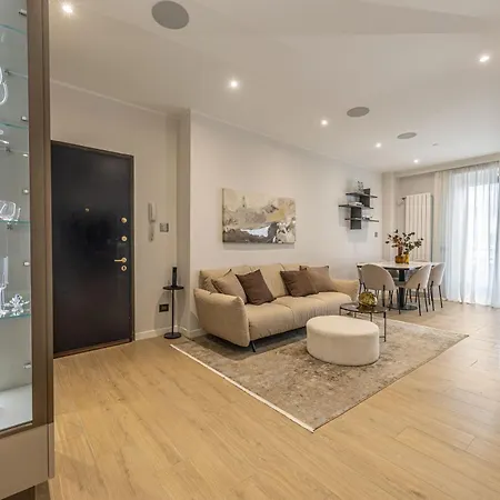 아파트 Luxury 2 Bedroom In *