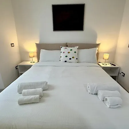 5 Minuti Duomo - Metro M4 Argonne - Linate Airport Apartman Milánó