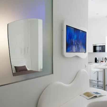 Gatto Bianco Mia Hotell Milano
