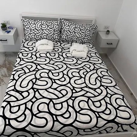 Chic Flat