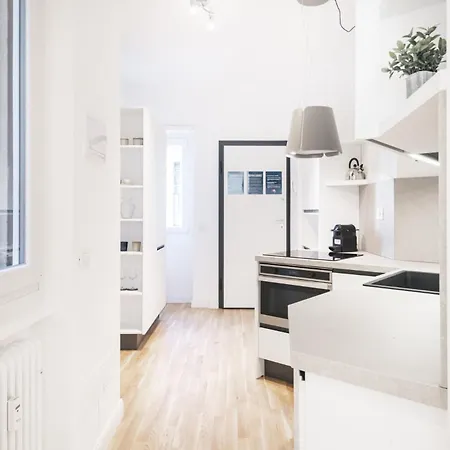 Easylife - - Napo Torriani 1 E - * Milano