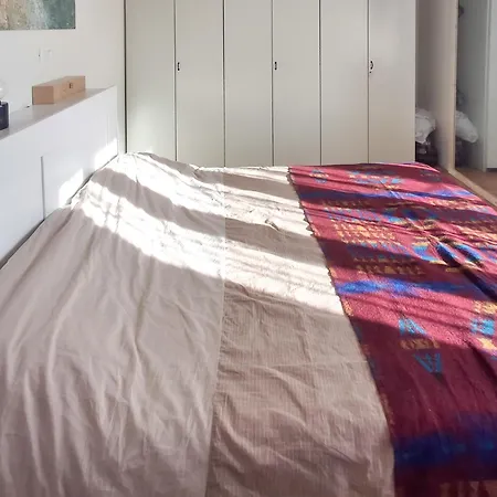 Bright One-bedroom Near Isola Apartman