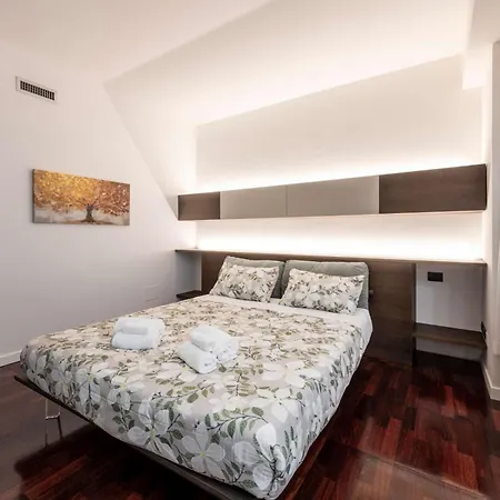 White House - San Babila Milan