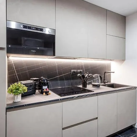 Apartment White House - San Babila Milan
