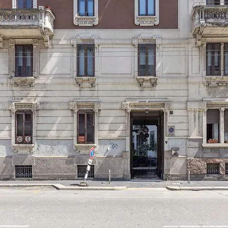 Stradivarius House - Carozzi ミラノ