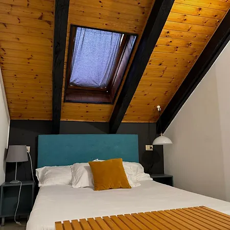 Hosting Dreams Attics - Duomo Apartman Milánó