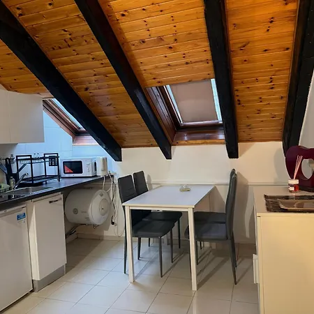 Hosting Dreams Attics - Duomo Apartman *