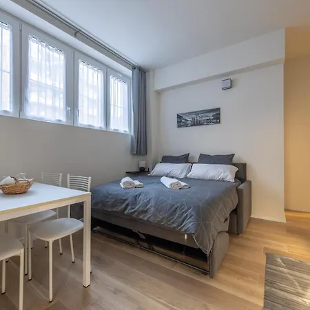 - San Siro Corner, With Private Parking Apartament Mediolan