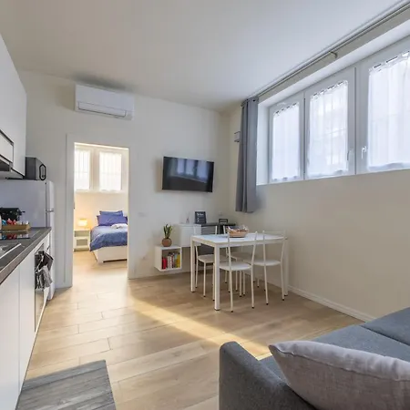 - San Siro Corner, With Private Parking Apartament Mediolan