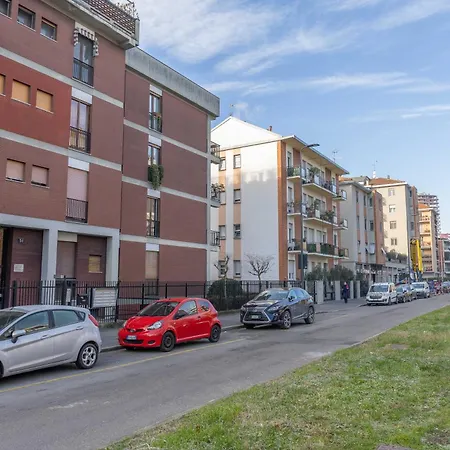 - San Siro Corner, With Private Parking Apartament Mediolan