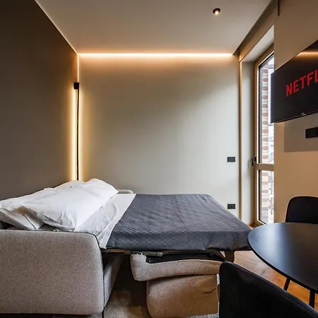 Luxury With View Steps From The Duomo Apartman