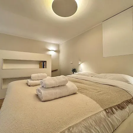 Loft Citylife - Casti 5 Apartment *