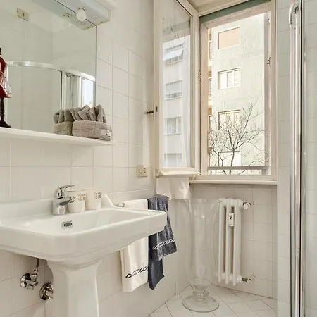 Elegant One-bedroom In Porta Romana * Милан