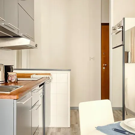 Elegant One-bedroom In Porta Romana Апартаменты *